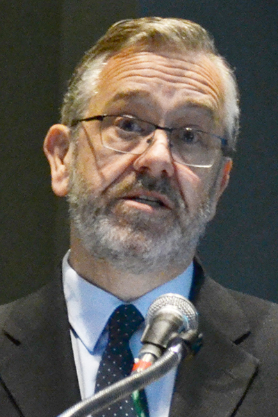 Mark Lavercombe, MBBS, MClinEd, FCCP